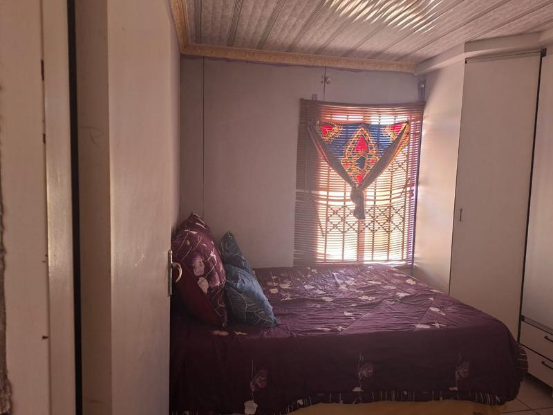 2 Bedroom Property for Sale in Protea Glen Gauteng