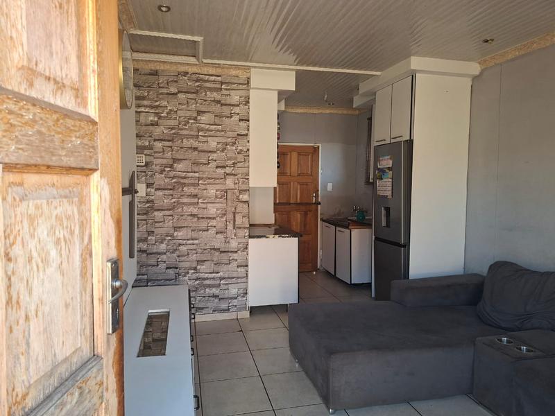 2 Bedroom Property for Sale in Protea Glen Gauteng