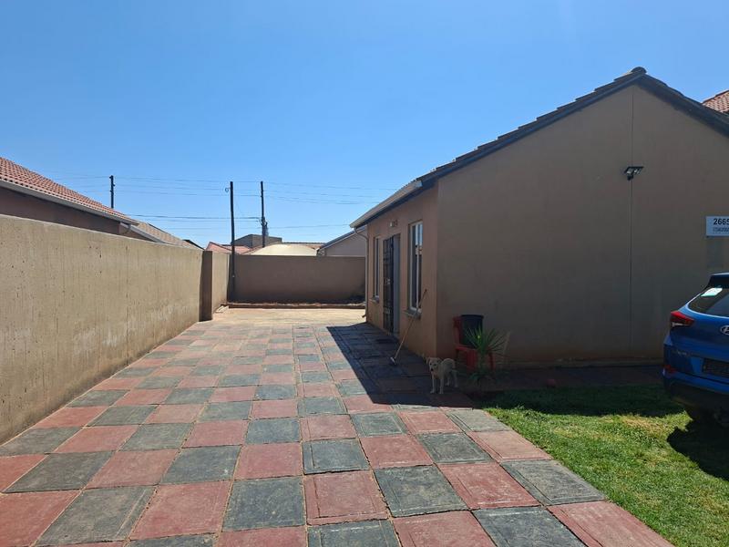 2 Bedroom Property for Sale in Protea Glen Gauteng