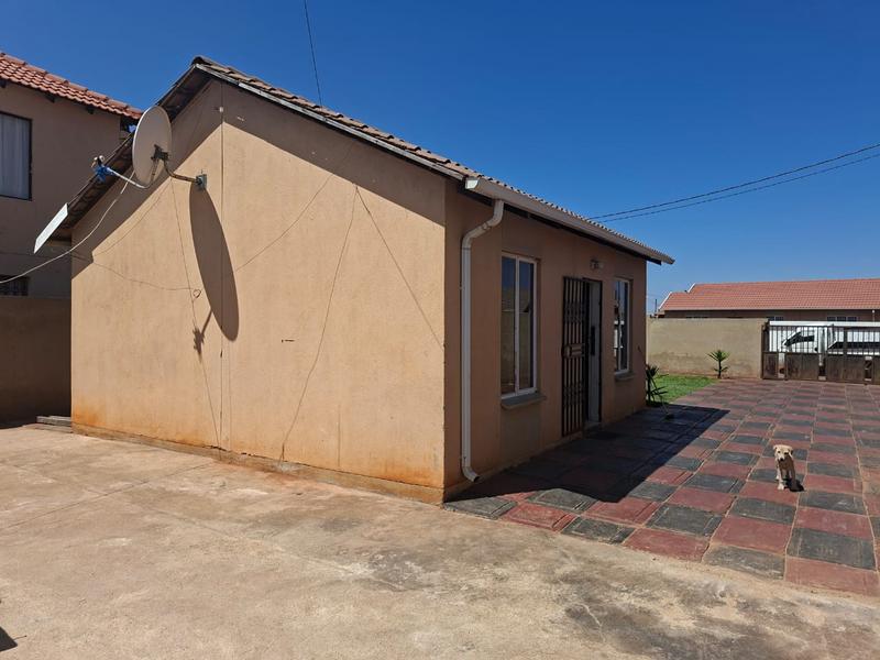 2 Bedroom Property for Sale in Protea Glen Gauteng