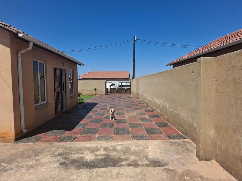 2 Bedroom Property for Sale in Protea Glen Gauteng