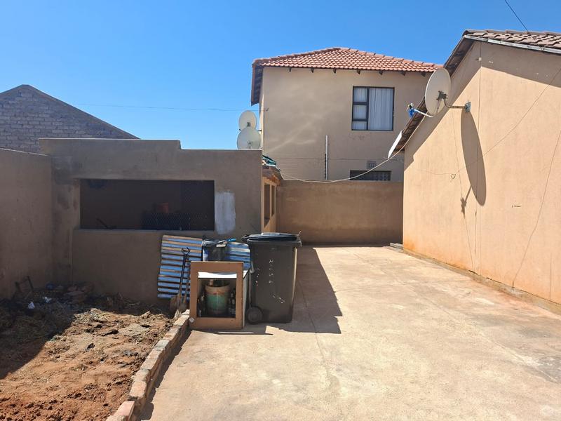 2 Bedroom Property for Sale in Protea Glen Gauteng