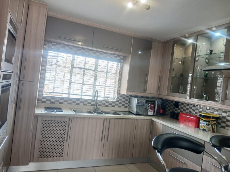 3 Bedroom Property for Sale in Eike Park Gauteng
