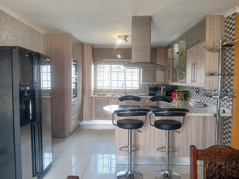 3 Bedroom Property for Sale in Eike Park Gauteng