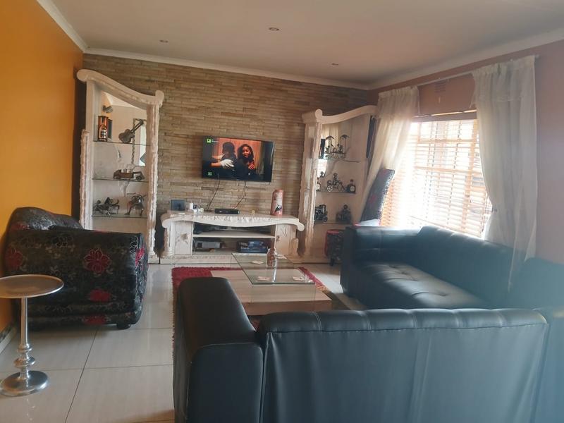 3 Bedroom Property for Sale in Eike Park Gauteng