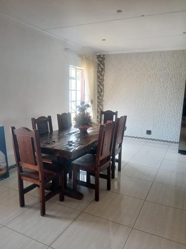 3 Bedroom Property for Sale in Eike Park Gauteng