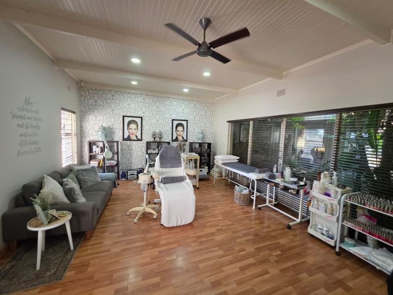 5 Bedroom Property for Sale in Greenhills Gauteng