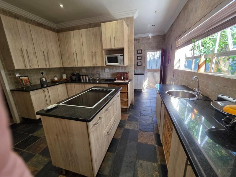 5 Bedroom Property for Sale in Greenhills Gauteng