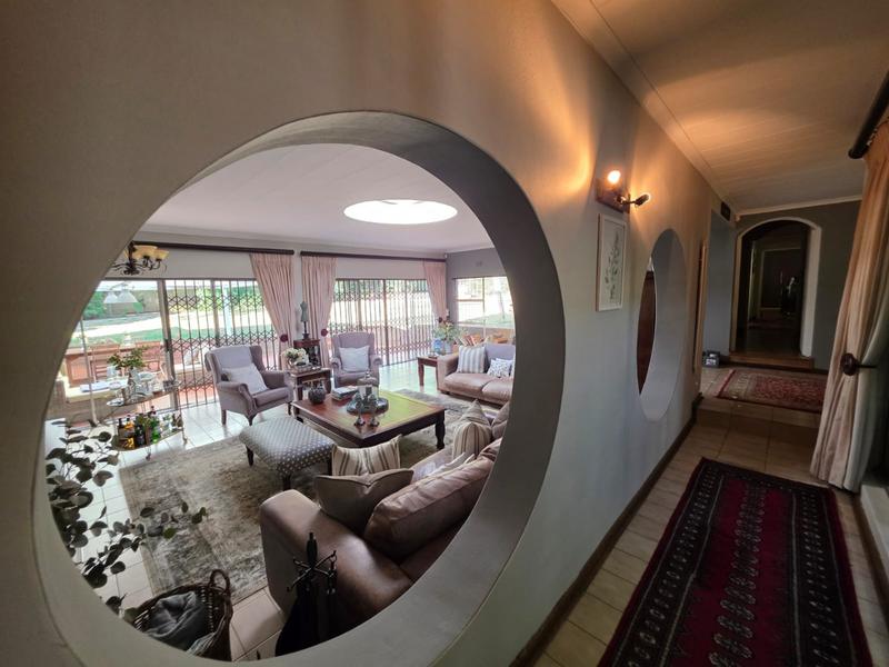 5 Bedroom Property for Sale in Greenhills Gauteng