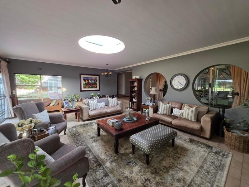 5 Bedroom Property for Sale in Greenhills Gauteng