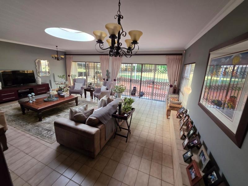 5 Bedroom Property for Sale in Greenhills Gauteng