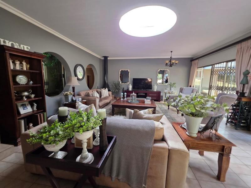 5 Bedroom Property for Sale in Greenhills Gauteng
