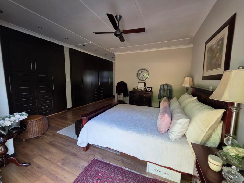 5 Bedroom Property for Sale in Greenhills Gauteng