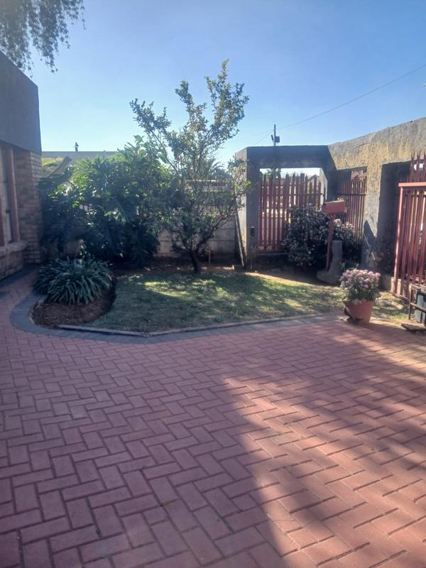 3 Bedroom Property for Sale in Randpoort Gauteng