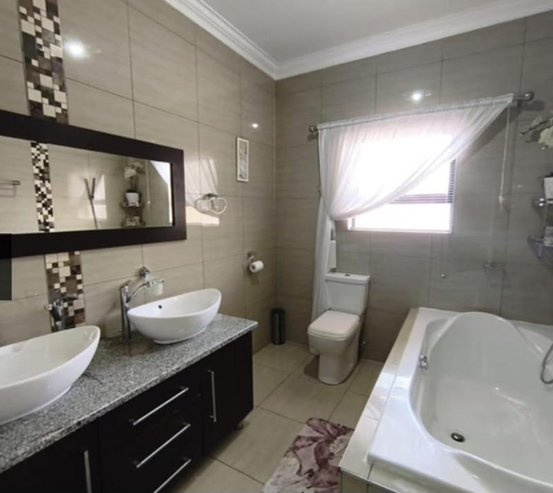 4 Bedroom Property for Sale in Meyersdal Estate Gauteng
