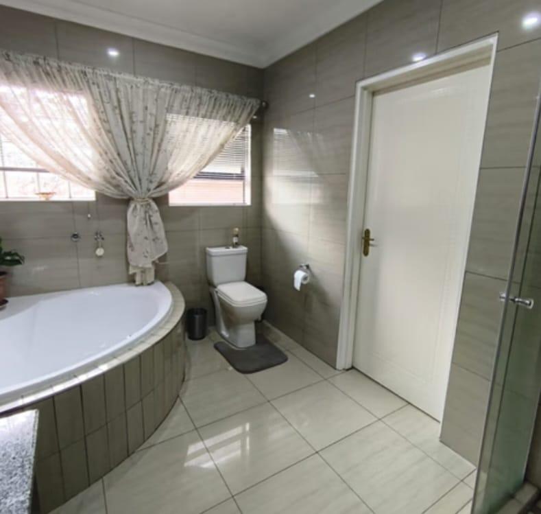 4 Bedroom Property for Sale in Meyersdal Estate Gauteng