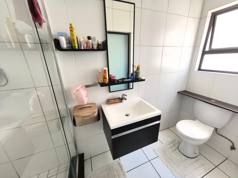2 Bedroom Property for Sale in Greenstone Hill Gauteng