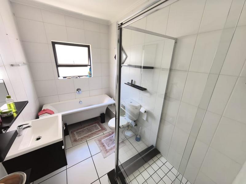 2 Bedroom Property for Sale in Greenstone Hill Gauteng