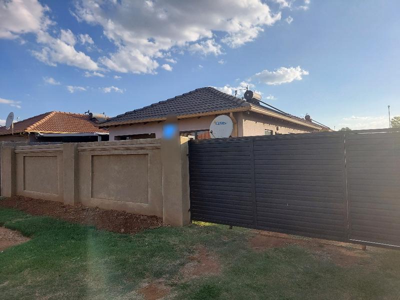 To Let 3 Bedroom Property for Rent in Windmill Park Gauteng