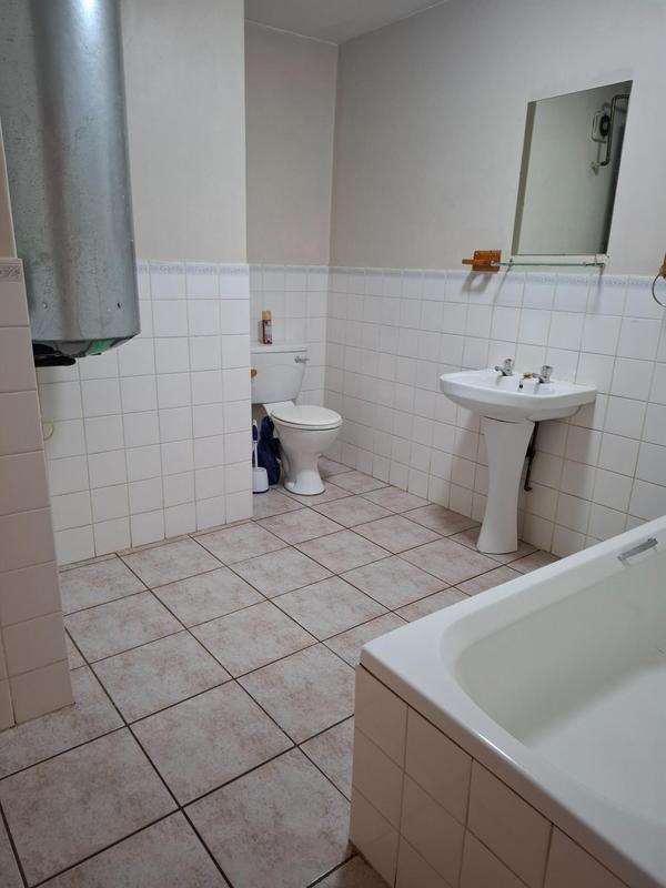 To Let 2 Bedroom Property for Rent in Die Hoewes Gauteng