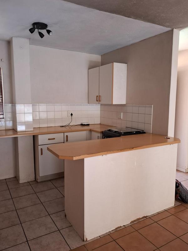 To Let 2 Bedroom Property for Rent in Die Hoewes Gauteng