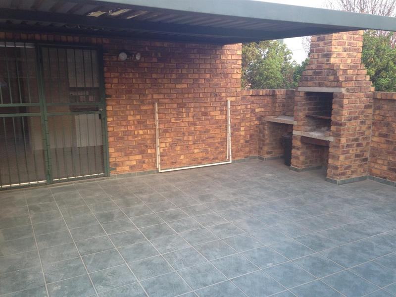 To Let 2 Bedroom Property for Rent in Highveld Gauteng