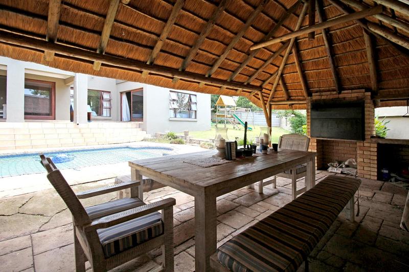 To Let 5 Bedroom Property for Rent in Little Falls Gauteng