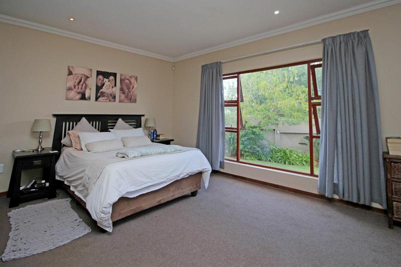 To Let 5 Bedroom Property for Rent in Little Falls Gauteng