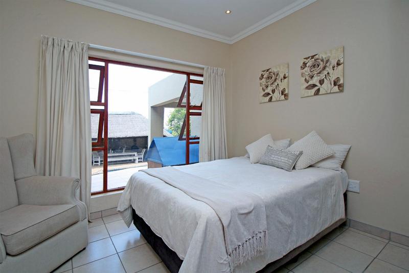 To Let 5 Bedroom Property for Rent in Little Falls Gauteng