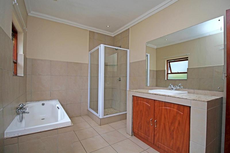 To Let 5 Bedroom Property for Rent in Little Falls Gauteng