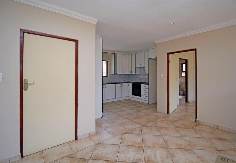 To Let 5 Bedroom Property for Rent in Little Falls Gauteng