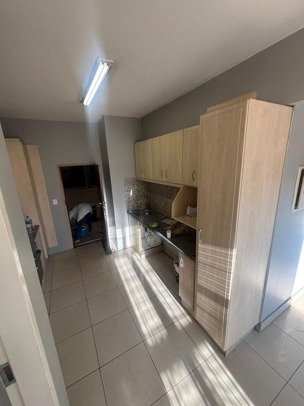 To Let 2 Bedroom Property for Rent in Milpark Gauteng