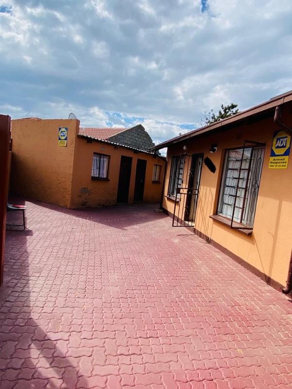 6 Bedroom Property for Sale in Tembisa Central Gauteng