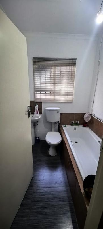 4 Bedroom Property for Sale in Olievenhoutbosch Gauteng