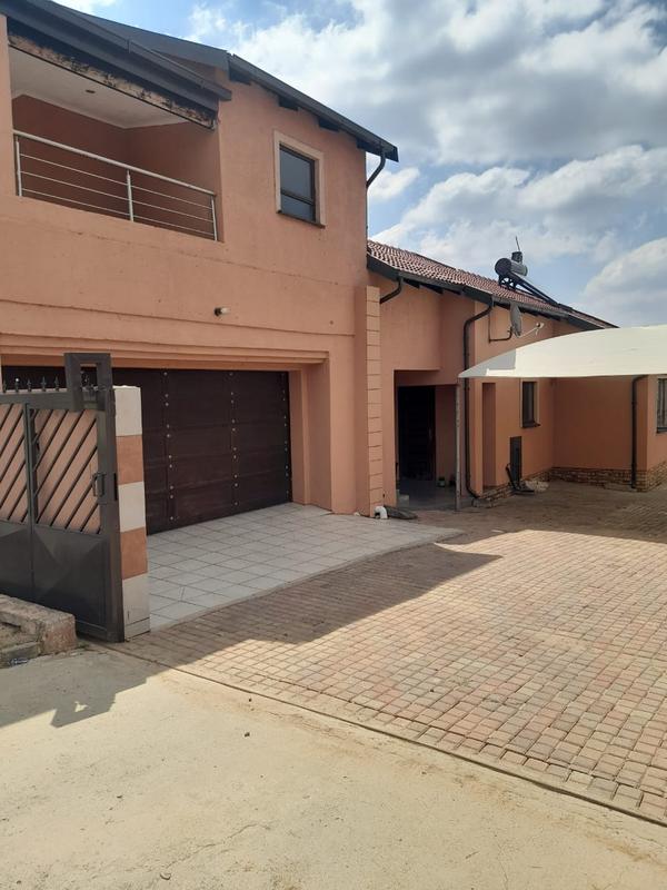 4 Bedroom Property for Sale in Olievenhoutbosch Gauteng