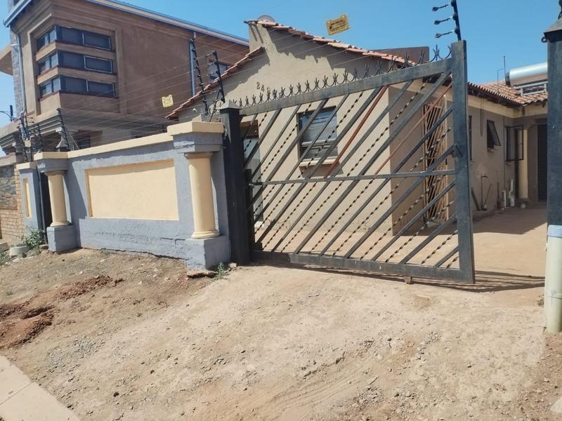 3 Bedroom Property for Sale in Soshanguve VV Gauteng