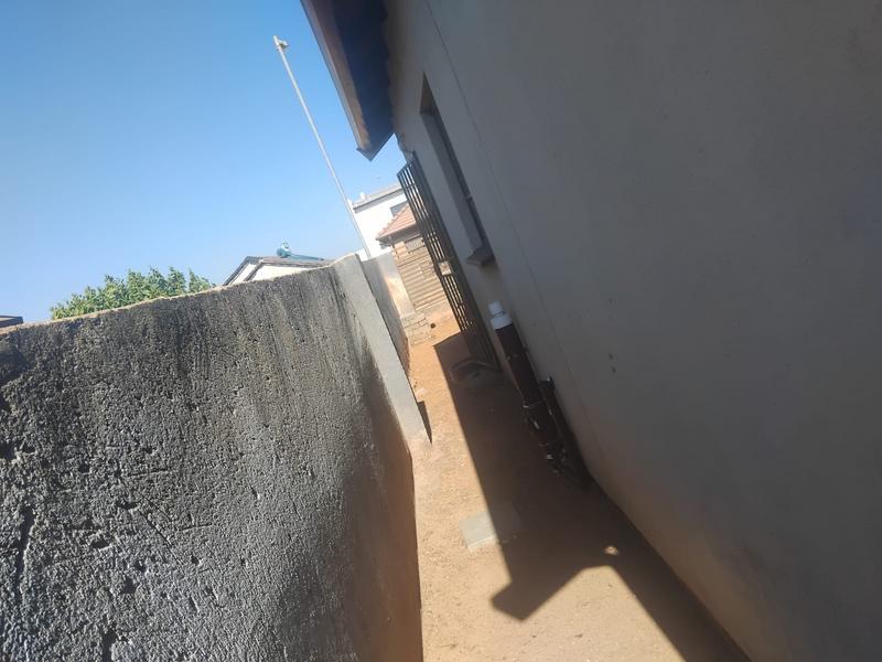 2 Bedroom Property for Sale in Soshanguve VV Gauteng