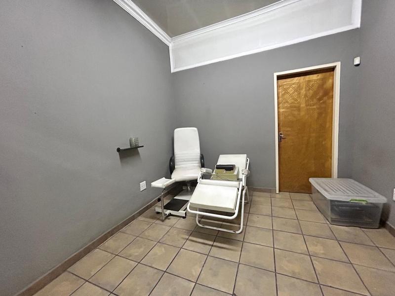 6 Bedroom Property for Sale in Springs Gauteng