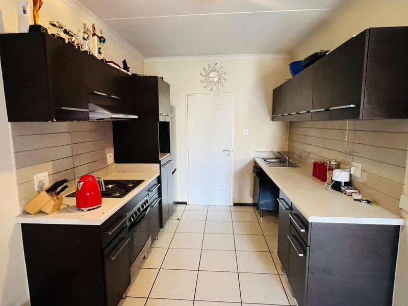 2 Bedroom Property for Sale in Oakdene Gauteng