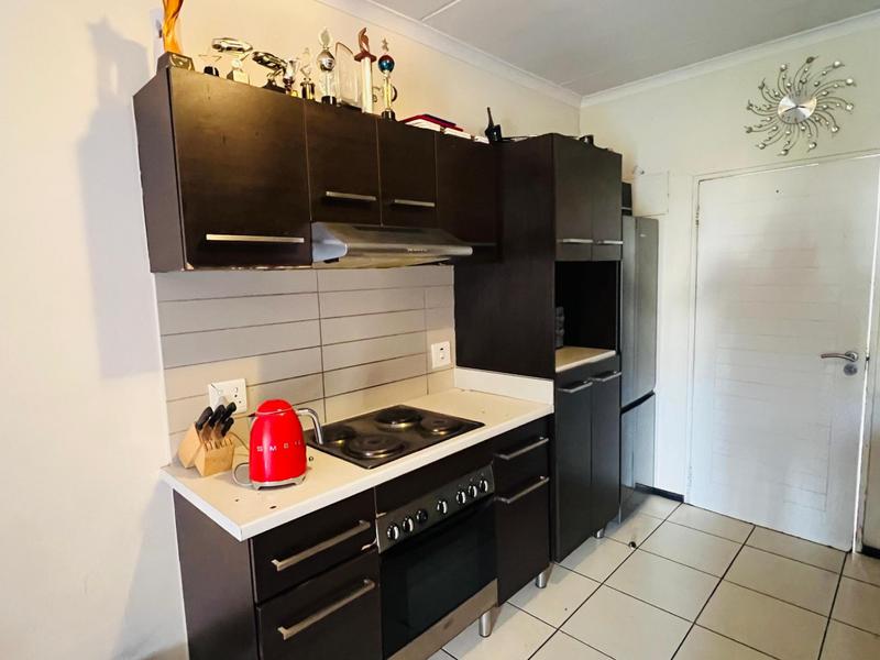 2 Bedroom Property for Sale in Oakdene Gauteng