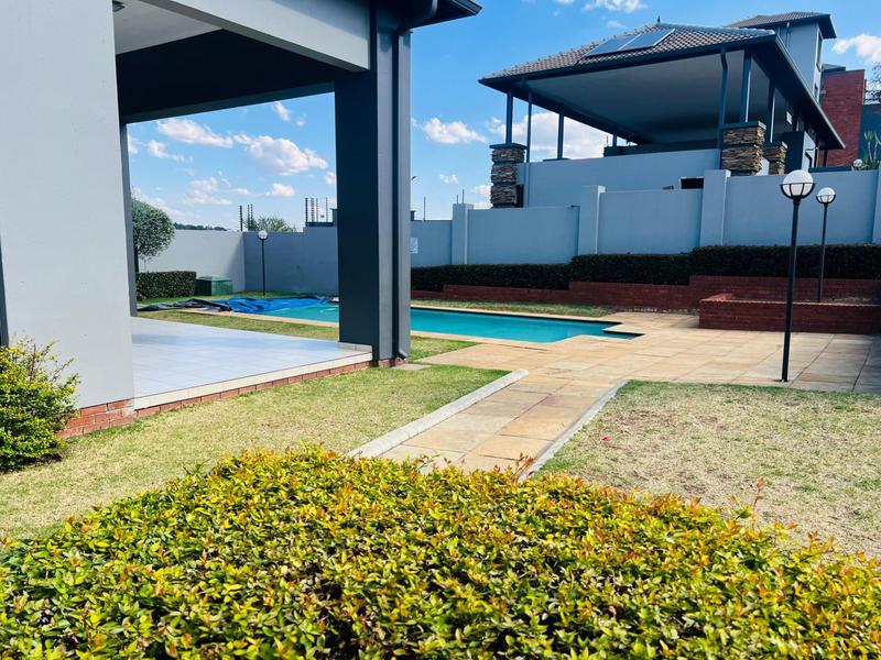2 Bedroom Property for Sale in Oakdene Gauteng