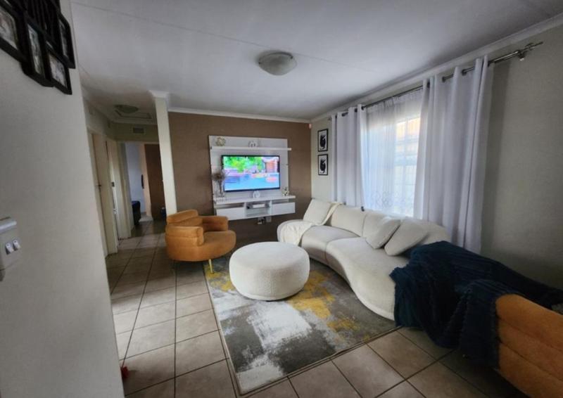 2 Bedroom Property for Sale in Thatch Hill Estate Gauteng