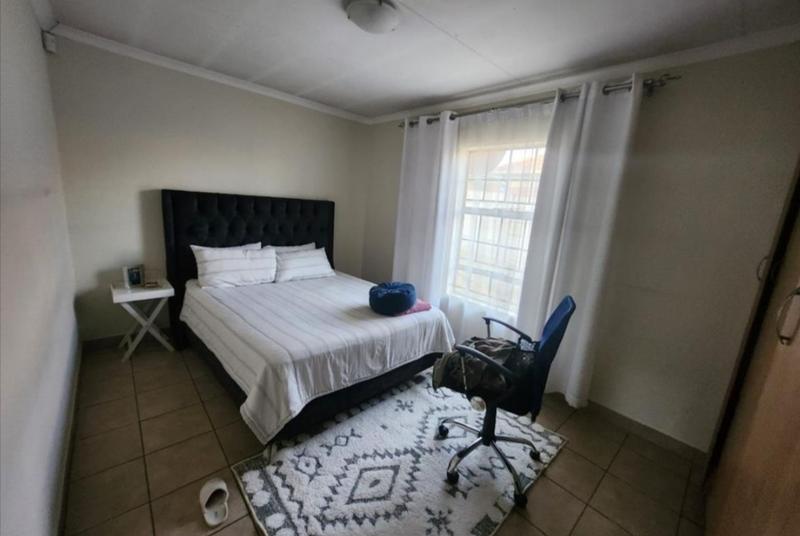 2 Bedroom Property for Sale in Thatch Hill Estate Gauteng