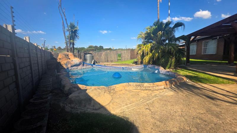 4 Bedroom Property for Sale in The Reeds Gauteng