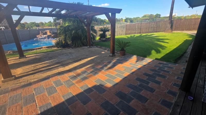 4 Bedroom Property for Sale in The Reeds Gauteng