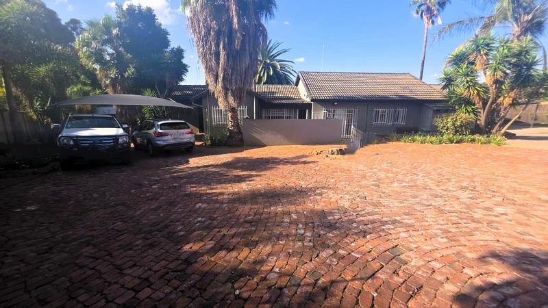 4 Bedroom Property for Sale in The Reeds Gauteng