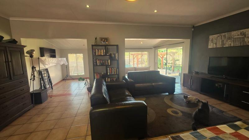 4 Bedroom Property for Sale in The Reeds Gauteng