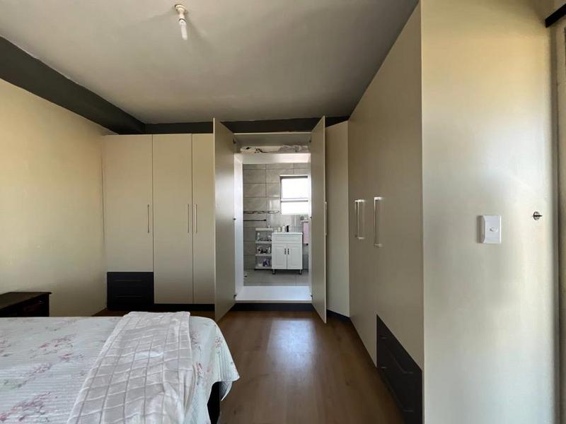 To Let 4 Bedroom Property for Rent in Fleurhof Gauteng