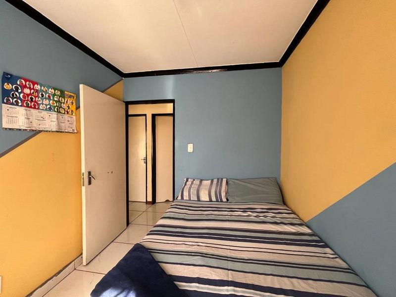 To Let 4 Bedroom Property for Rent in Fleurhof Gauteng