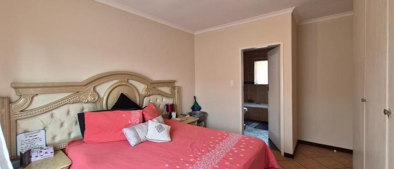2 Bedroom Property for Sale in Mooikloof Ridge Gauteng